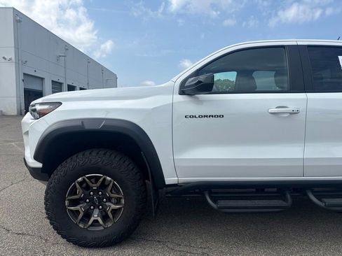 Used 2024 Chevrolet Colorado ZR2 w/ Safety Package AWD/4WD image 5