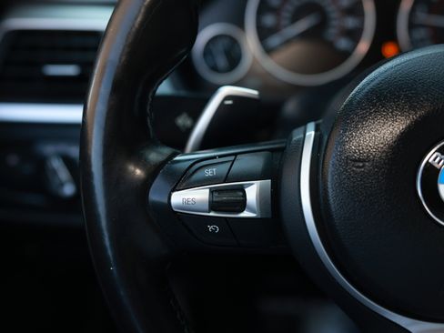 Used 2019 BMW 440i Coupe w/ M Sport Package image 30