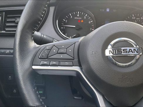 Used 2022 Nissan Rogue Sport SL w/ Premium Package image 17