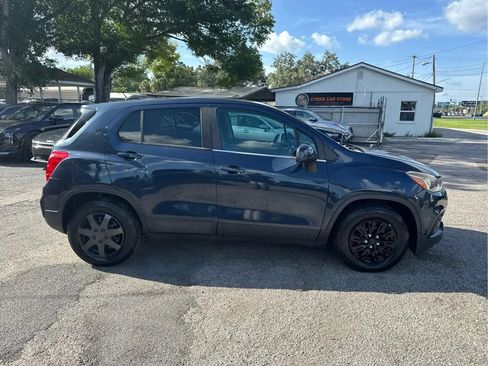Used 2018 Chevrolet Trax LS FWD image 4