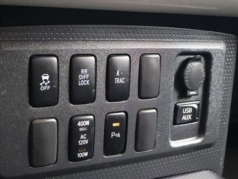 Used 2013 Toyota FJ Cruiser 4WD w/ Upgrade Pkg image 19