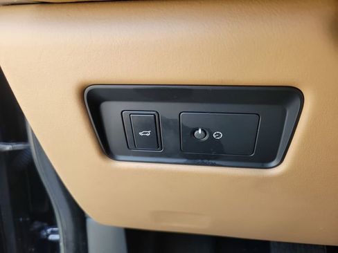 Used 2023 Jaguar F-PACE S image 21