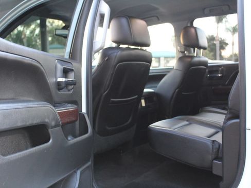 Used 2015 GMC Sierra 1500 SLT w/ SLT Crew Cab Value Package RWD image 10