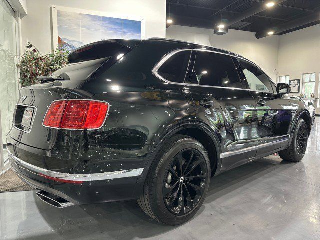 Used 2017 Bentley Bentayga AWD/4WD image 35