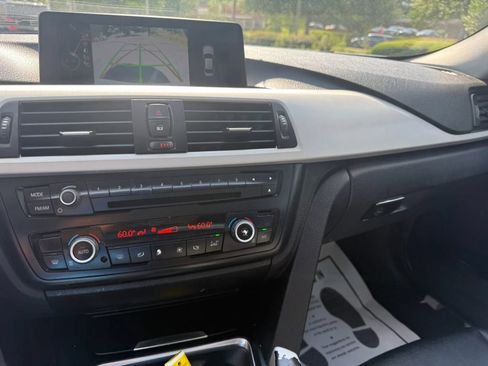 Used 2015 BMW 320i Sedan RWD image 15