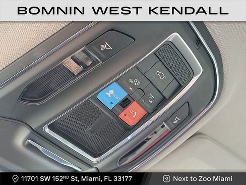 Used 2023 Jeep Grand Cherokee Limited image 21