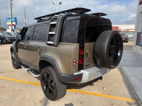 Used 2020 Land Rover Defender 110 First Edition image 13
