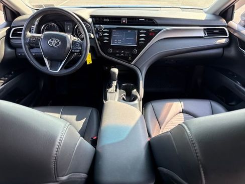 Used 2018 Toyota Camry SE w/ Moonroof Package FWD image 18