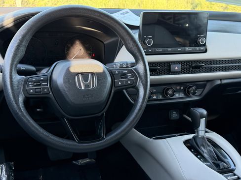 Used 2024 Honda HR-V LX image 28