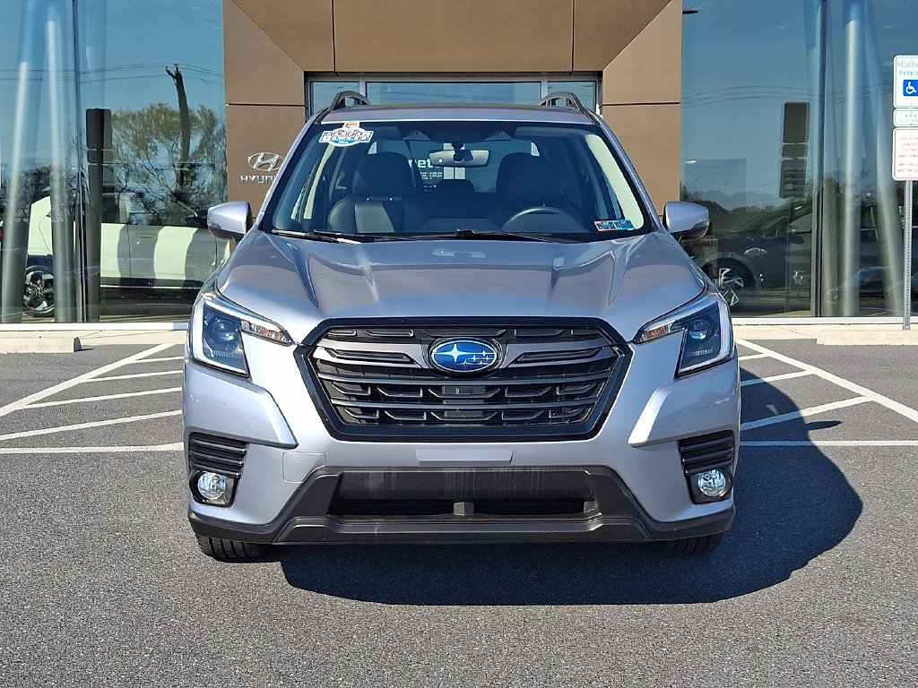 Used 2023 Subaru Forester Limited AWD/4WD image 2