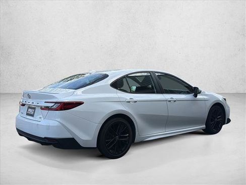 Used 2025 Toyota Camry SE FWD image 5