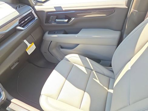 New 2026 GMC Yukon Elevation image 16