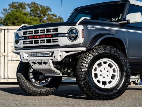 New 2025 Ford Bronco Heritage Edition AWD/4WD image 18