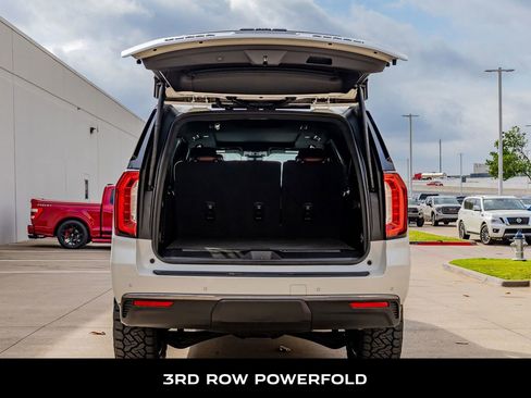 Used 2024 GMC Yukon XL Denali Ultimate AWD/4WD image 9