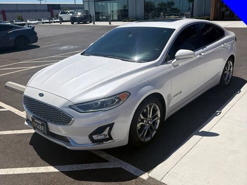Used 2019 Ford Fusion Titanium FWD image 4