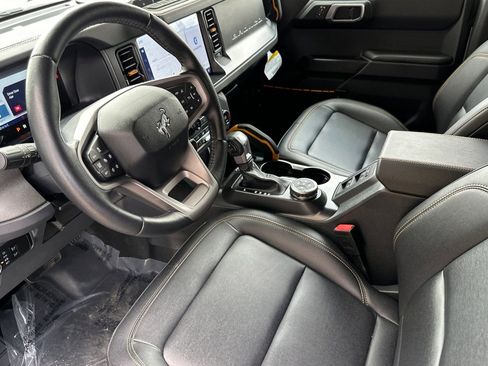 Used 2024 Ford Bronco Badlands image 10