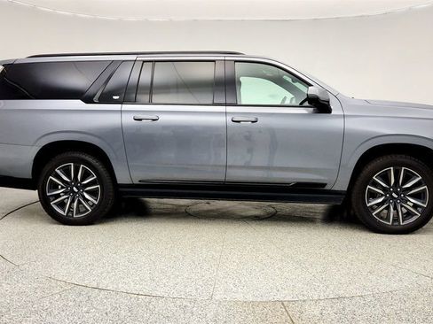 Used 2021 Cadillac Escalade ESV Sport w/ Driver Assist Tech Package image 4