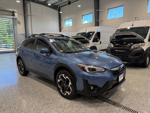 Used 2021 Subaru Crosstrek 2.5i Limited w/ Moonroof Package 2 AWD/4WD image 3