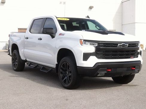 Used 2023 Chevrolet Silverado 1500 LT Trail Boss image 3