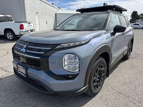 New 2026 Mitsubishi Outlander AWD image 3