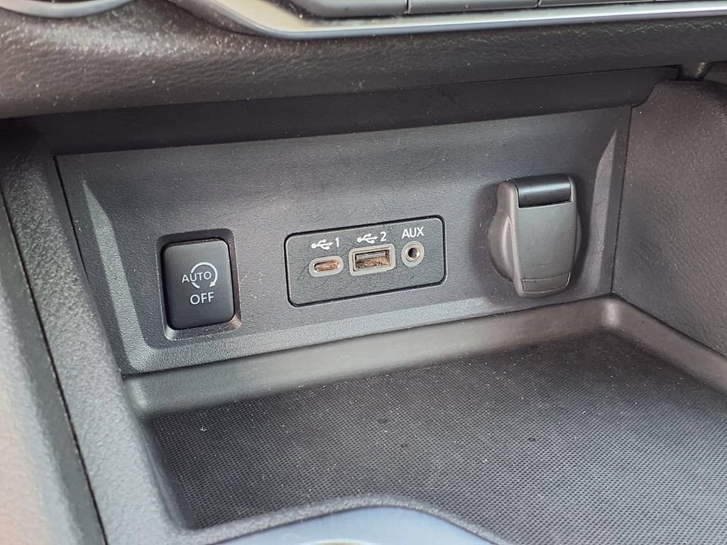 Used 2024 Nissan Sentra SV FWD image 13