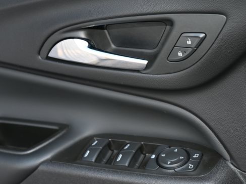 Used 2024 Chevrolet Equinox LT image 16