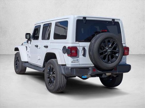 Used 2022 Jeep Wrangler Unlimited Sahara image 7