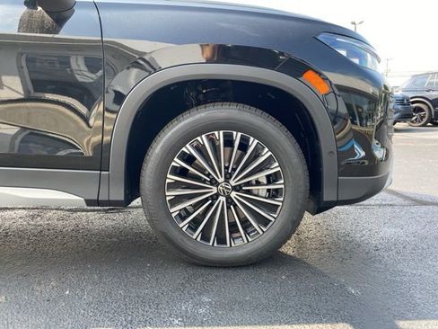 New 2025 Volkswagen Tiguan S AWD/4WD image 25