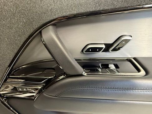 Used 2023 Land Rover Range Rover Sport SE Dynamic image 35