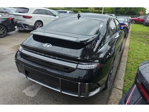 Used 2023 Hyundai Ioniq 6 SEL image 3