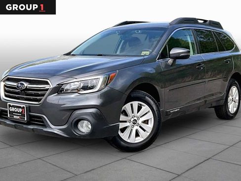 Used 2018 Subaru Outback 2.5i Premium AWD/4WD image 1