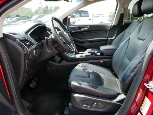 Used 2018 Ford Edge Titanium w/ Equipment Group 302A AWD/4WD image 9
