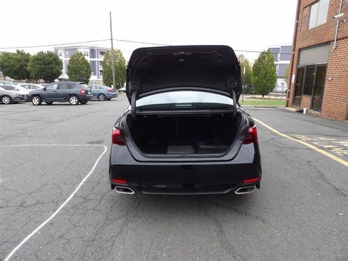 Used 2022 Toyota Avalon XLE image 12