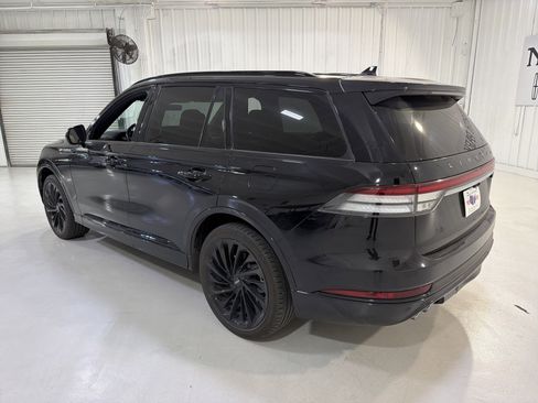 Used 2023 Lincoln Aviator Reserve w/ Equipment Group 201A image 3