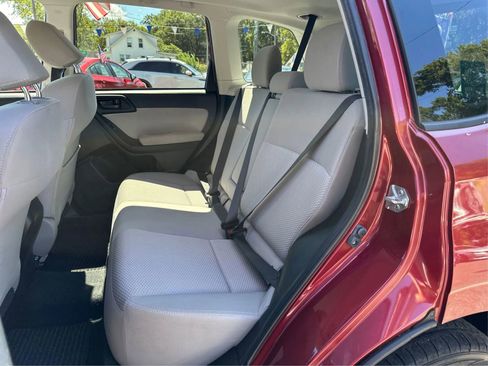 Used 2015 Subaru Forester 2.5i Premium w/ All-Weather Package image 10