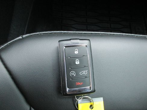 Used 2024 Jeep Grand Cherokee Limited w/ Black Appearance Package AWD/4WD image 28