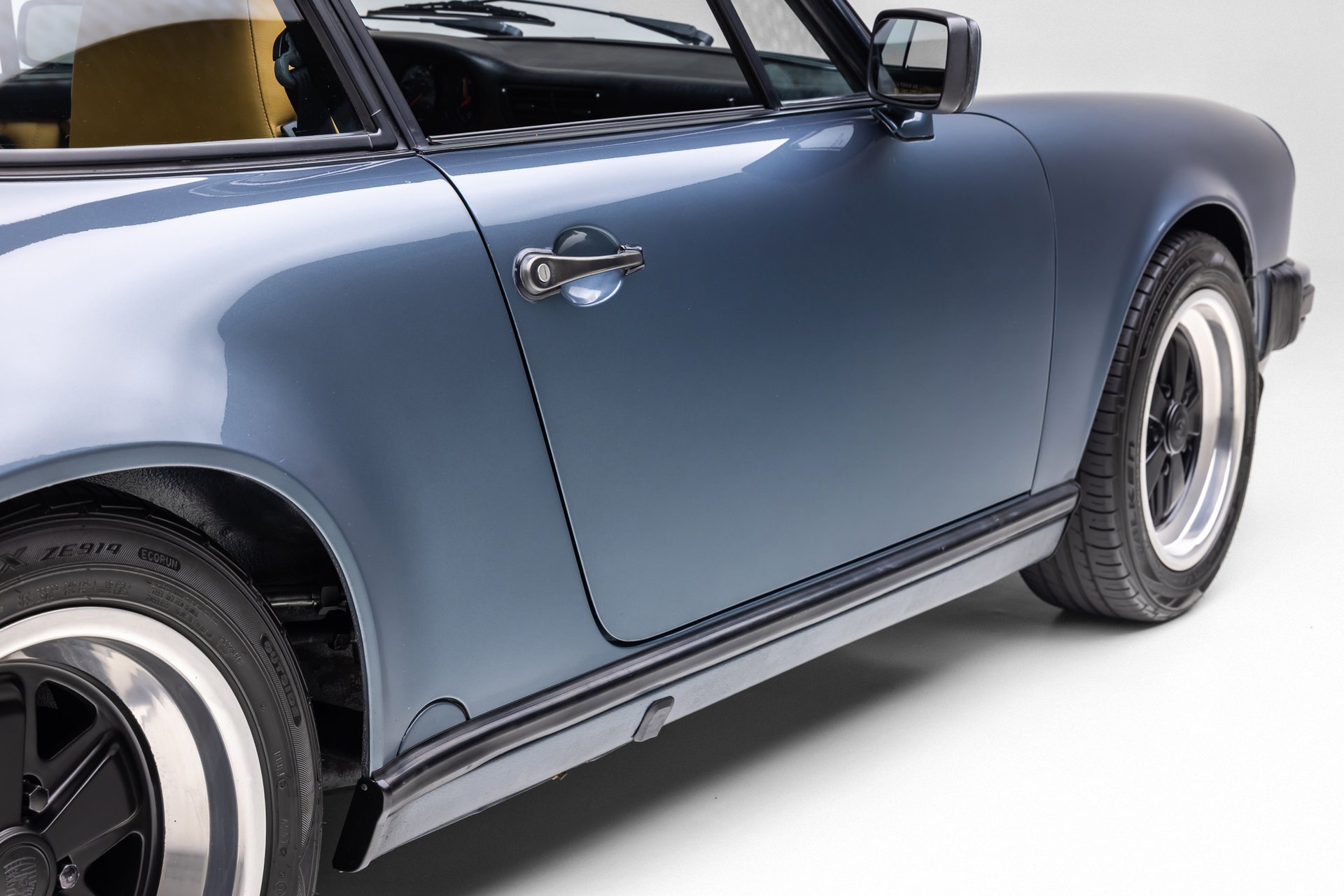 Used 1987 Porsche 911 Carrera RWD image 31