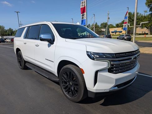 Used 2021 Chevrolet Suburban Premier w/ Premium Package AWD/4WD image 7