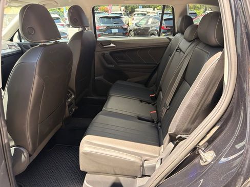 Used 2024 Volkswagen Tiguan SE AWD/4WD image 12
