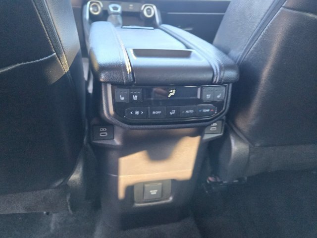 Used 2025 Toyota Grand Highlander AWD image 16