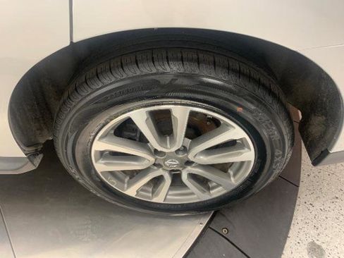 Used 2016 Nissan Pathfinder S image 28