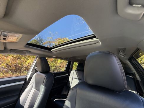 Used 2017 Toyota Highlander XLE image 7