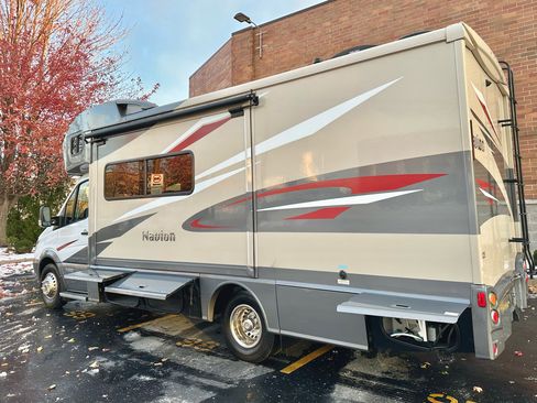 Used 2016 Mercedes-Benz Sprinter 3500 image 6