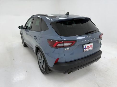 Used 2025 Ford Escape ST-Line w/ Tech Pack #1 FWD image 18