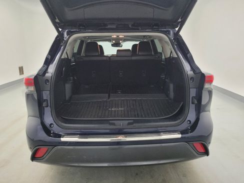 Used 2020 Toyota Highlander Limited AWD/4WD image 29