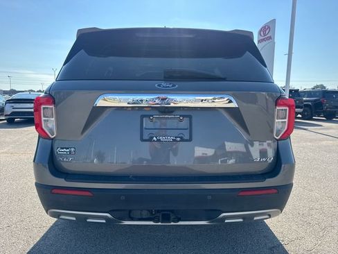 Used 2022 Ford Explorer XLT w/ Equipment Group 202A AWD/4WD image 5