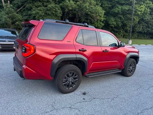 Used 2025 Toyota 4Runner SR5 AWD/4WD image 5