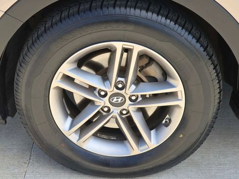 Used 2018 Hyundai Santa Fe Sport FWD image 31