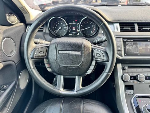 Used 2016 Land Rover Range Rover Evoque SE image 18