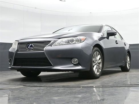 Used 2013 Lexus ES 300h w/ Luxury Pkg image 9